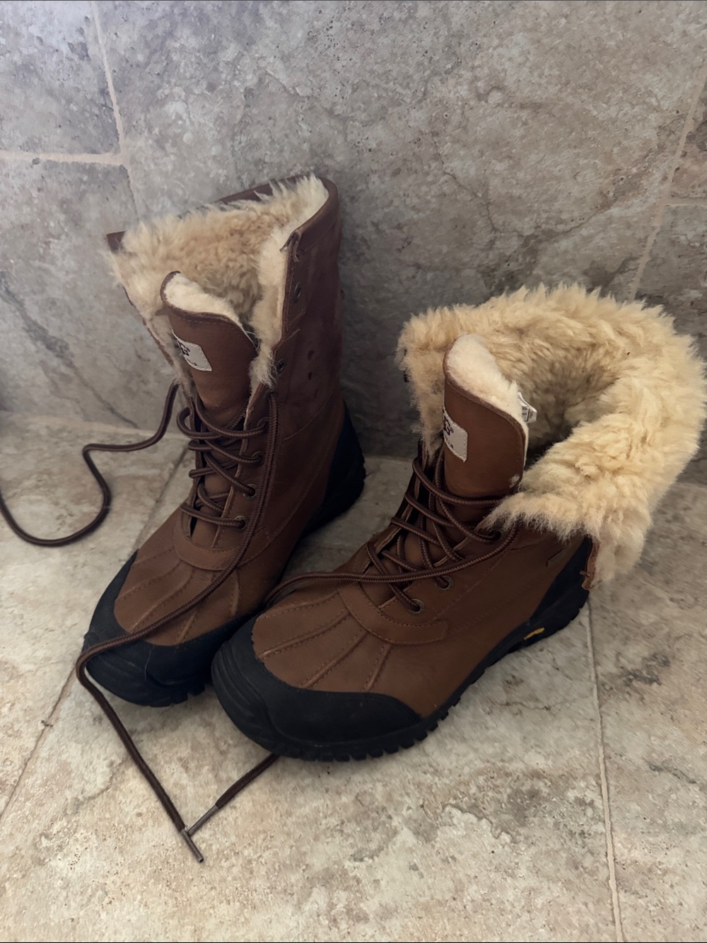 UGG Adirondack waterproof snow boot woman’s 8.5 uk leather sheepskin lace up